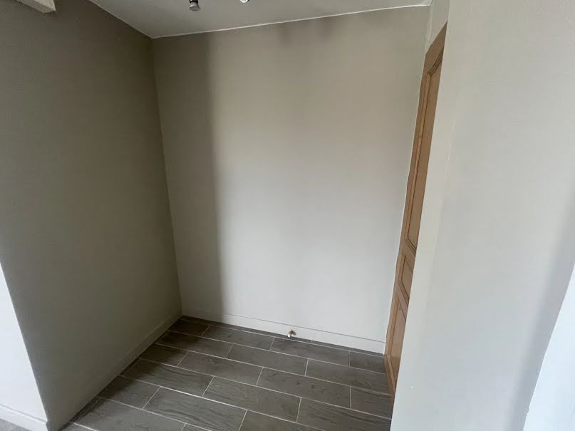 Location  appartement 2 pièces 34.86 m² à Saint-Quentin (02100), 445 €