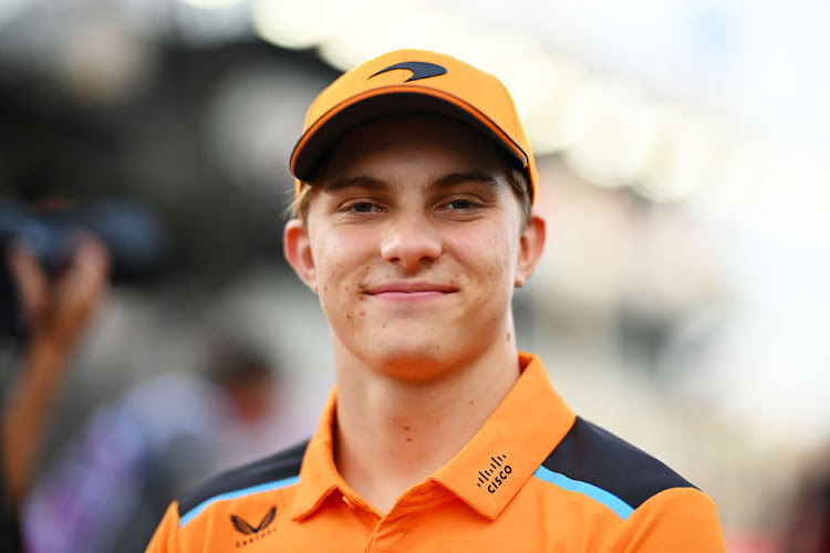 Oscar Piastri has signed a contract extension with McLaren to the end of 2026.