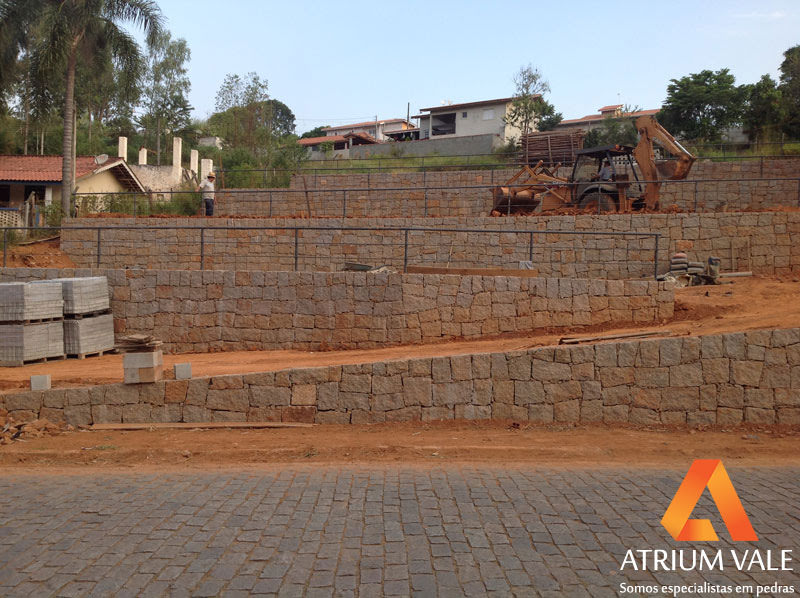 Muro de Pedra Bruta - Estância Pedras