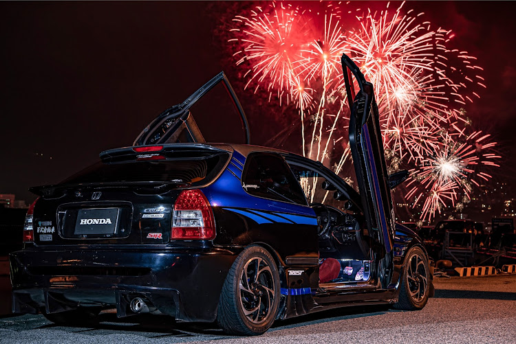 シビックの夏の終わり・花火コラボ・一眼レフ・イルミネーション・discover＿ctに関するカスタム事例の投稿画像3枚目