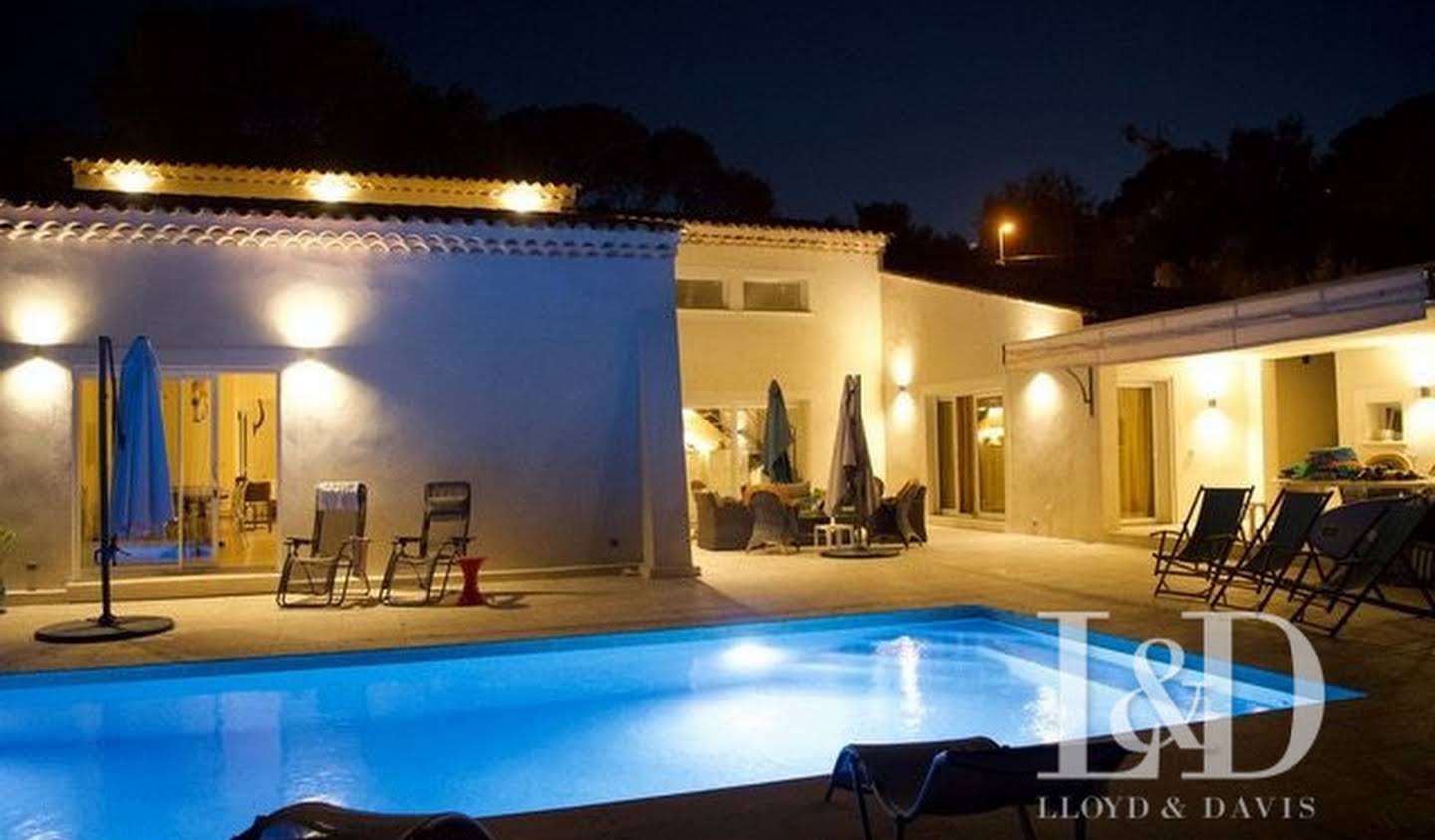 House with pool and garden Les issambres