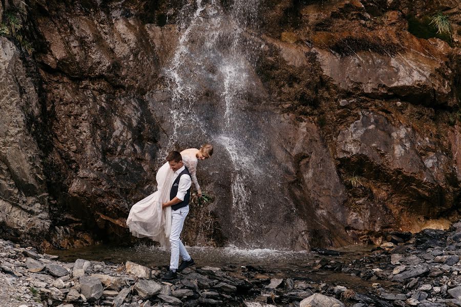 Wedding photographer Slava Khvorostyanyy (khworostyani). Photo of 20 October 2019