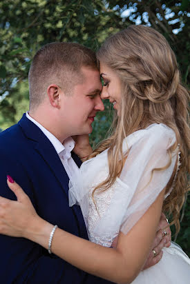 Fotógrafo de casamento Aleksandra Mets (aleksamphoto). Foto de 21 de setembro 2019