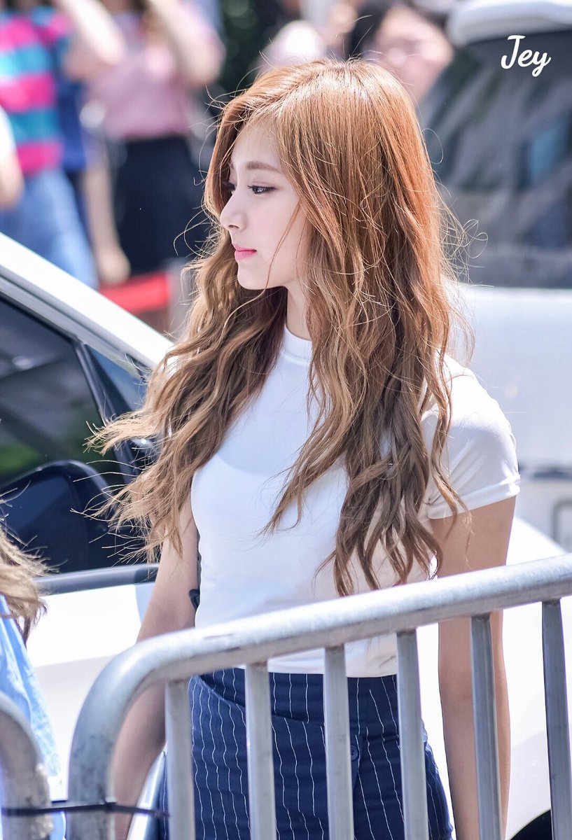 tzuyu bouclé 8