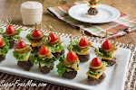 Mini Bun-less Cheeseburger Bites with Thousand Island Dip was pinched from <a href="http://www.sugarfreemom.com/recipes/mini-bun-less-cheeseburger-bites-with-thousand-island-dip/" target="_blank">www.sugarfreemom.com.</a>