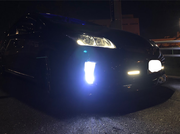 プリウスの右斜め前写真展・club.Mに関するカスタム事例の投稿画像2枚目