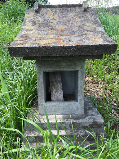 雷神宮横の祠