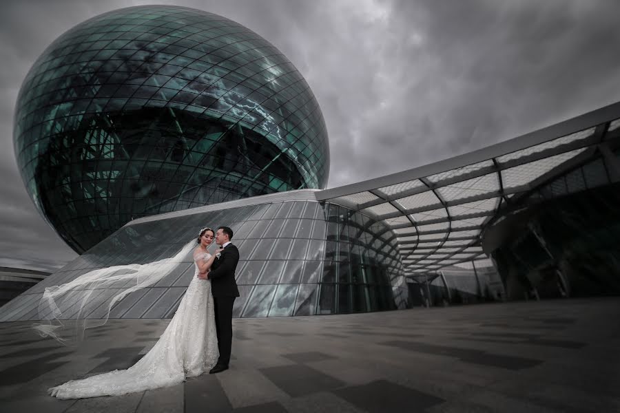 Fotógrafo de casamento Aybolat Ospanov (aibolatph). Foto de 7 de abril 2020