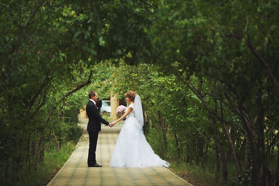 Wedding photographer Sergey Bumagin (sergeybumagin). Photo of 16 October 2014