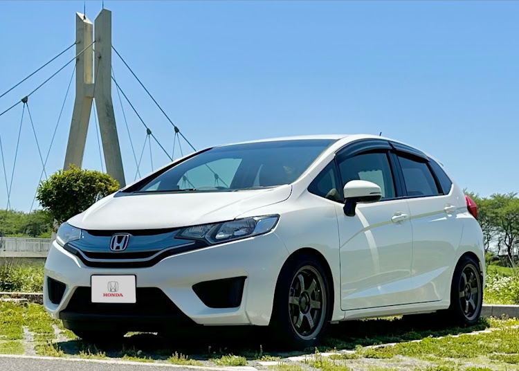 フィットの愛車の好きな角度・和風らーめん きさく・Caféレストラン ガスト・ヤり返せ！に関するカスタム事例の投稿画像1枚目