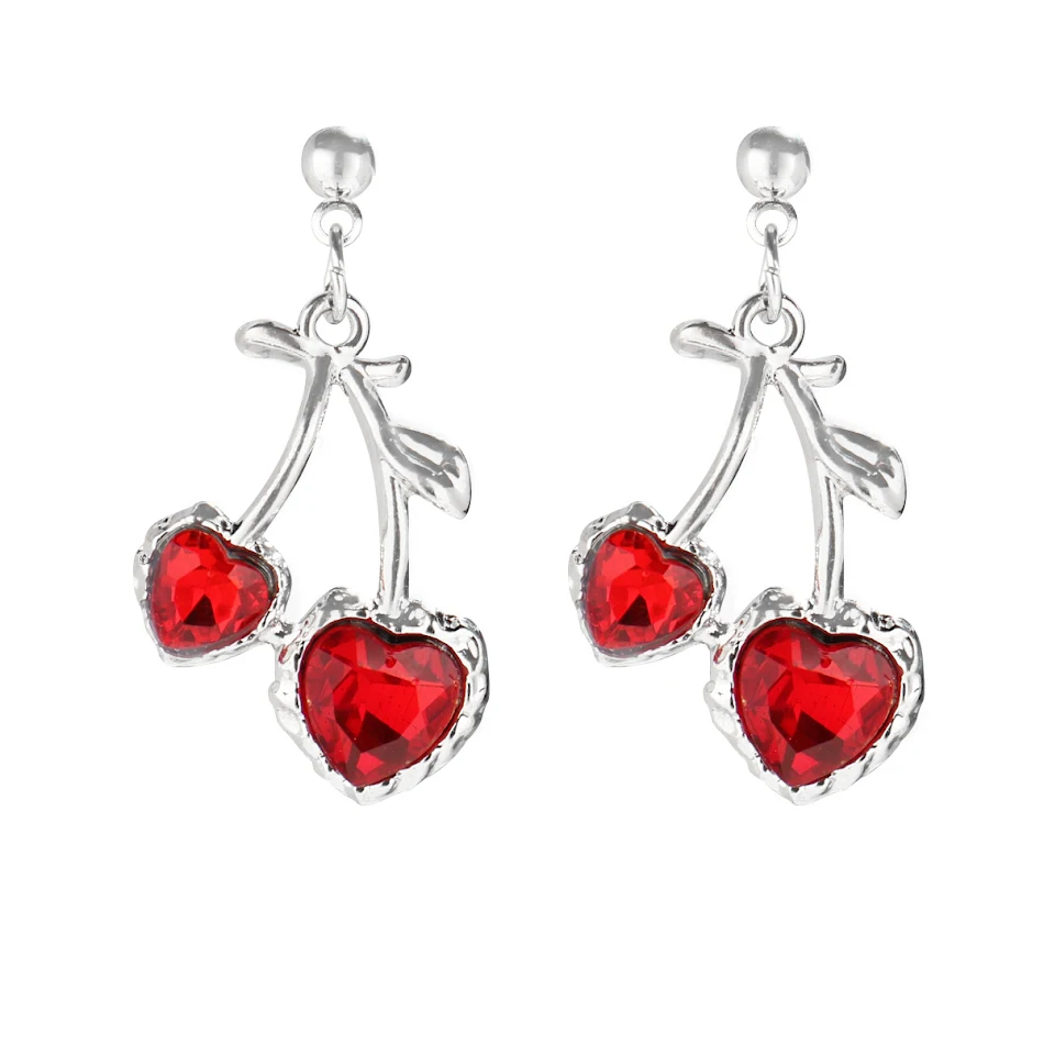 Brincos de coração de cristal com design doce e descolado, estilo feminino e simples. Perfeitos para expressar seu amor com delicadeza.