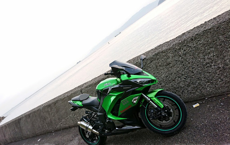 ヒガシヤマさんが投稿したニンジャ1000・Kawasaki・大型バイク・ツーリングに関するカスタム事例の投稿画像1枚目