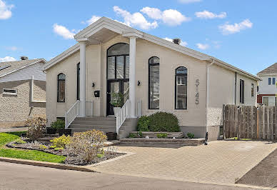 House with garden 8