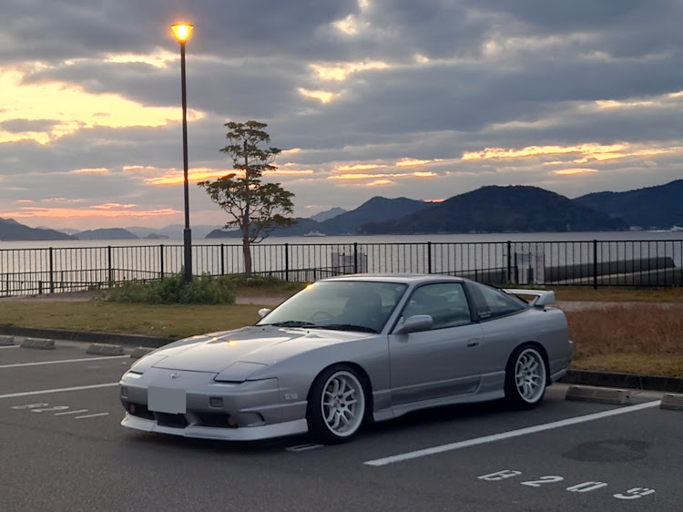 180SXのあけましておめでとうございます・今年もよろしくお願いします・新年のご挨拶・ホイール交換・車高調整に関するカスタム事例の投稿画像1枚目
