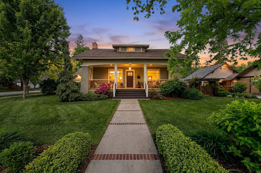 House with garden 1
