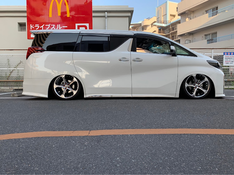 アルファードの退化からの進化・復活‼️に関するカスタム事例の投稿画像1枚目