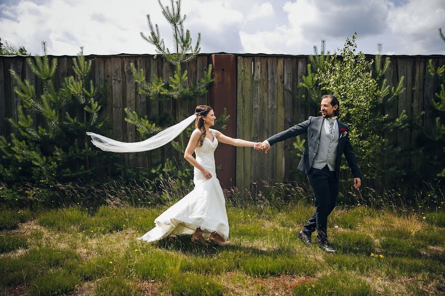 Fotógrafo de casamento Oleg Steinert (nomfotografie). Foto de 17 de outubro 2016