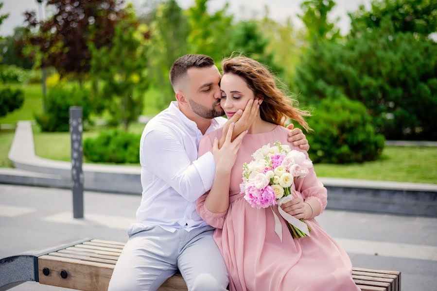 Wedding photographer Yuliya Romaniy (juliyuli). Photo of 25 June 2020