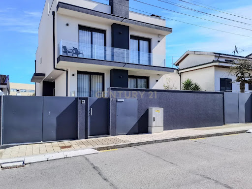 Maison avec piscine et jardin 3