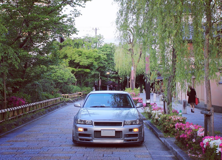スカイラインの低そうで低くない少し低い車・祇園・辰巳大明神・京都・いぶし銀の世界に関するカスタム事例の投稿画像5枚目