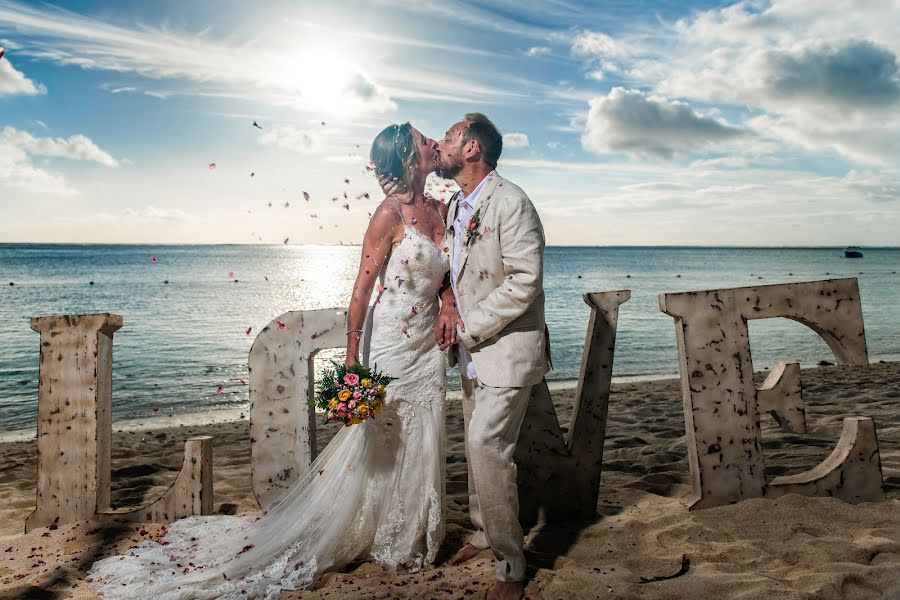 Fotografo di matrimoni Jean Jacques Fabien (fotoshootprod). Foto del 30 giugno 2019