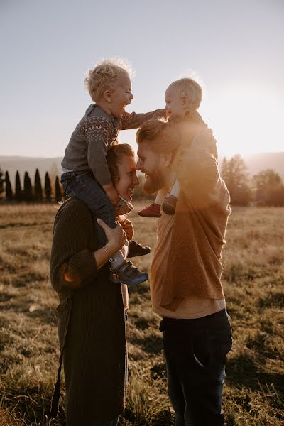 Wedding photographer Nikolett Schreiber (nsentiments). Photo of 15 December 2022