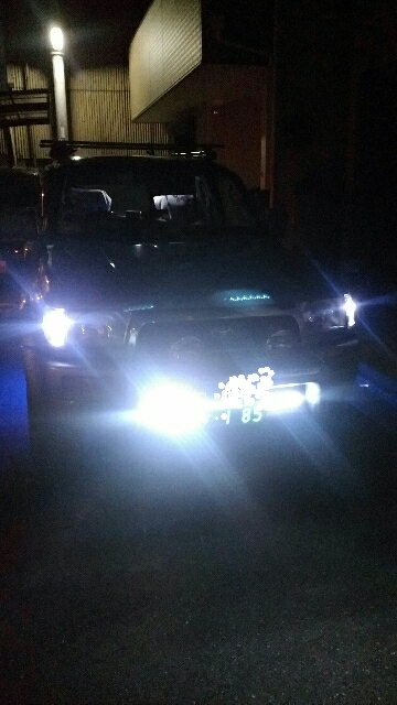 ハイラックスサーフのDIY・LEDランプに関するカスタム事例の投稿画像3枚目