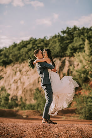 Vestuvių fotografas Daniel Cseh (tothemoonandback). Nuotrauka 2022 balandžio 27