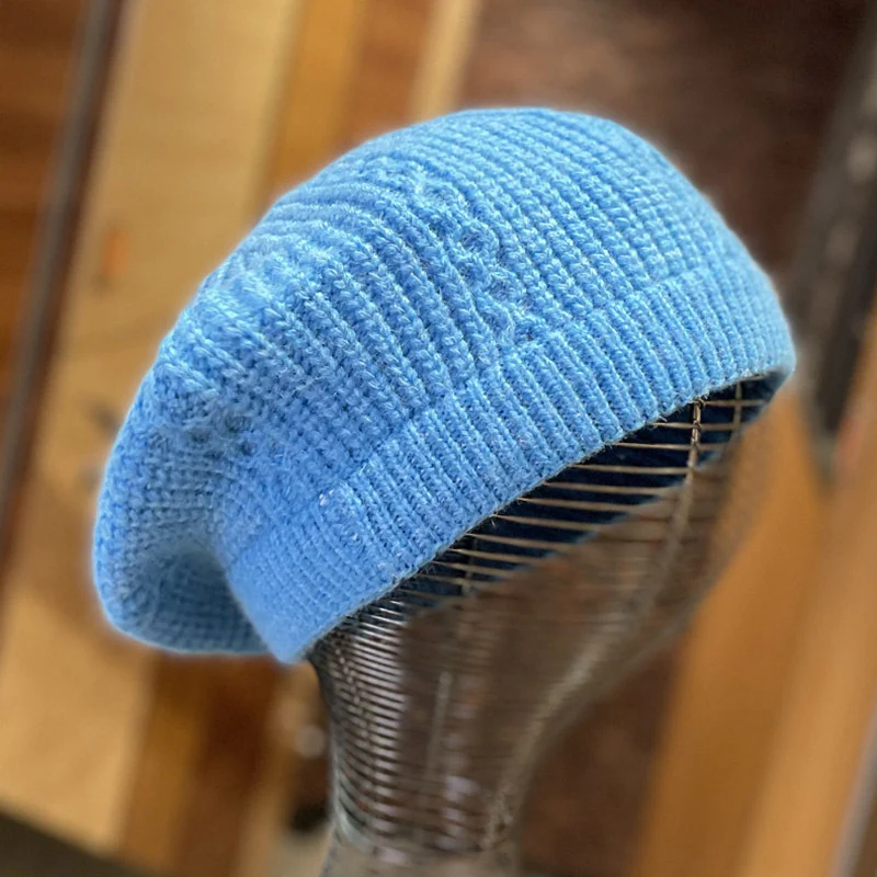 Gestrickte Baskenmütze für Damen im französischen Stil für Herbst und Winter