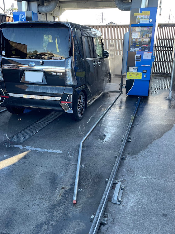 タントカスタムのノンブラシ洗車機💙・強風の中でカメ活📸・花粉症つらたん🤧・CTに感謝✨・クルマ好きな人と繋がりたい🚘❤️に関するカスタム事例の投稿画像4枚目