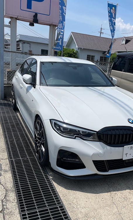3シリーズ セダンのBMW・3シリーズ・少しローダウンに関するカスタム事例の投稿画像1枚目