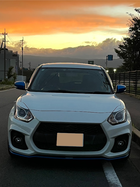 スイフトスポーツの8月もよろしくお願いします・いつもイイネありがとうございます！・寄り道撮影・熊本県・阿蘇市に関するカスタム事例の投稿画像1枚目