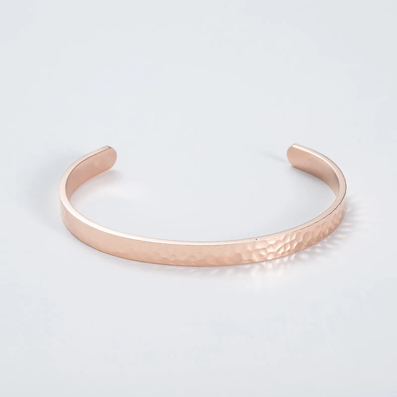 Pulsera abierta ajustable de acero inoxidable con patrón de piel de serpiente personalizada para mujeres
