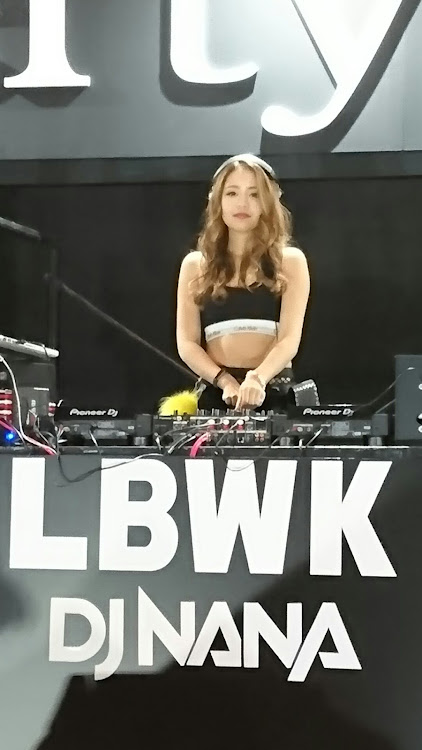 MPVの東京オートサロン2019・キャンギャル・俺は１枚目のコが良いです(笑)・R18指定(笑)・おら、東京さ行くだ(*´∀｀)ノに関するカスタム事例の投稿画像37枚目