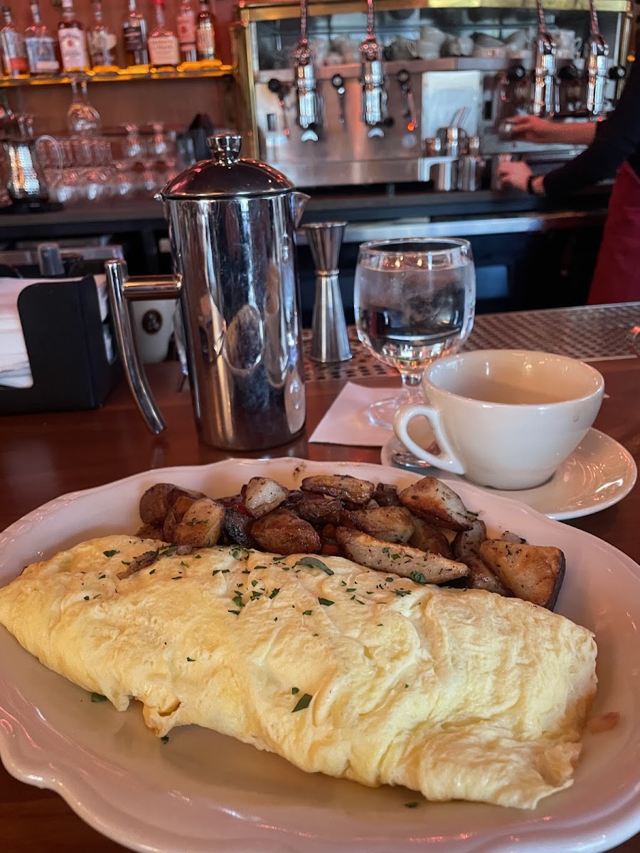 American omelette with rosemary potatoes