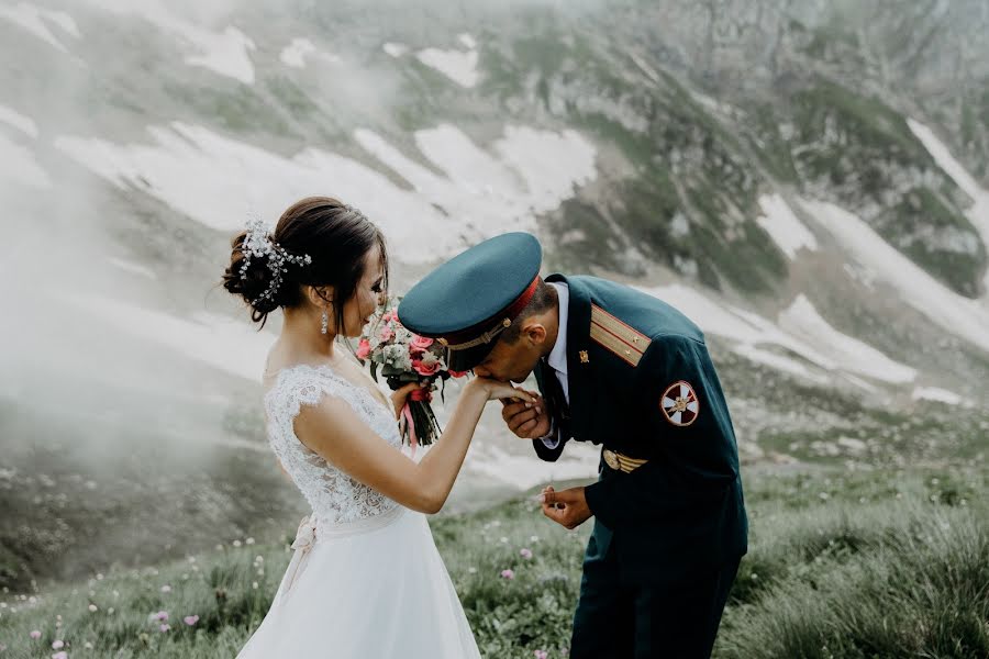 Fotógrafo de casamento Alena Litvinova (litvinovasochi). Foto de 2 de fevereiro 2019