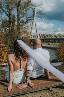 Fotógrafo de casamento Adrian Bubicz (bubiczlbn). Foto de 10 de março 2022