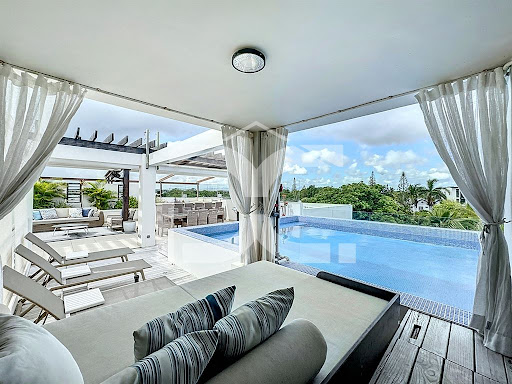 Appartement avec terrasse et piscine 4