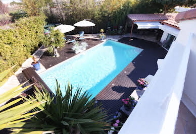 Maison avec piscine et terrasse 2