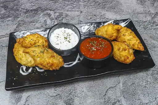 Chicken Kurkure Momos [8 Pieces]