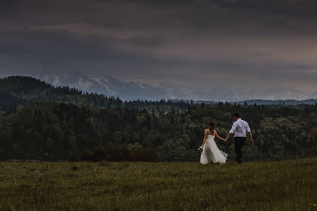 Fotografo di matrimoni Magdalena Sobieska (malenasobieska). Foto del 8 novembre 2017