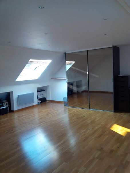 Location  appartement 2 pièces 53 m² à La Chapelle-d'Armentières (59930), 550 €