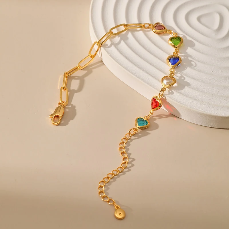 Bracelet vintage chaîne en cuivre monocouche, style trombone. Un accessoire élégant et intemporel pour sublimer votre poignet.