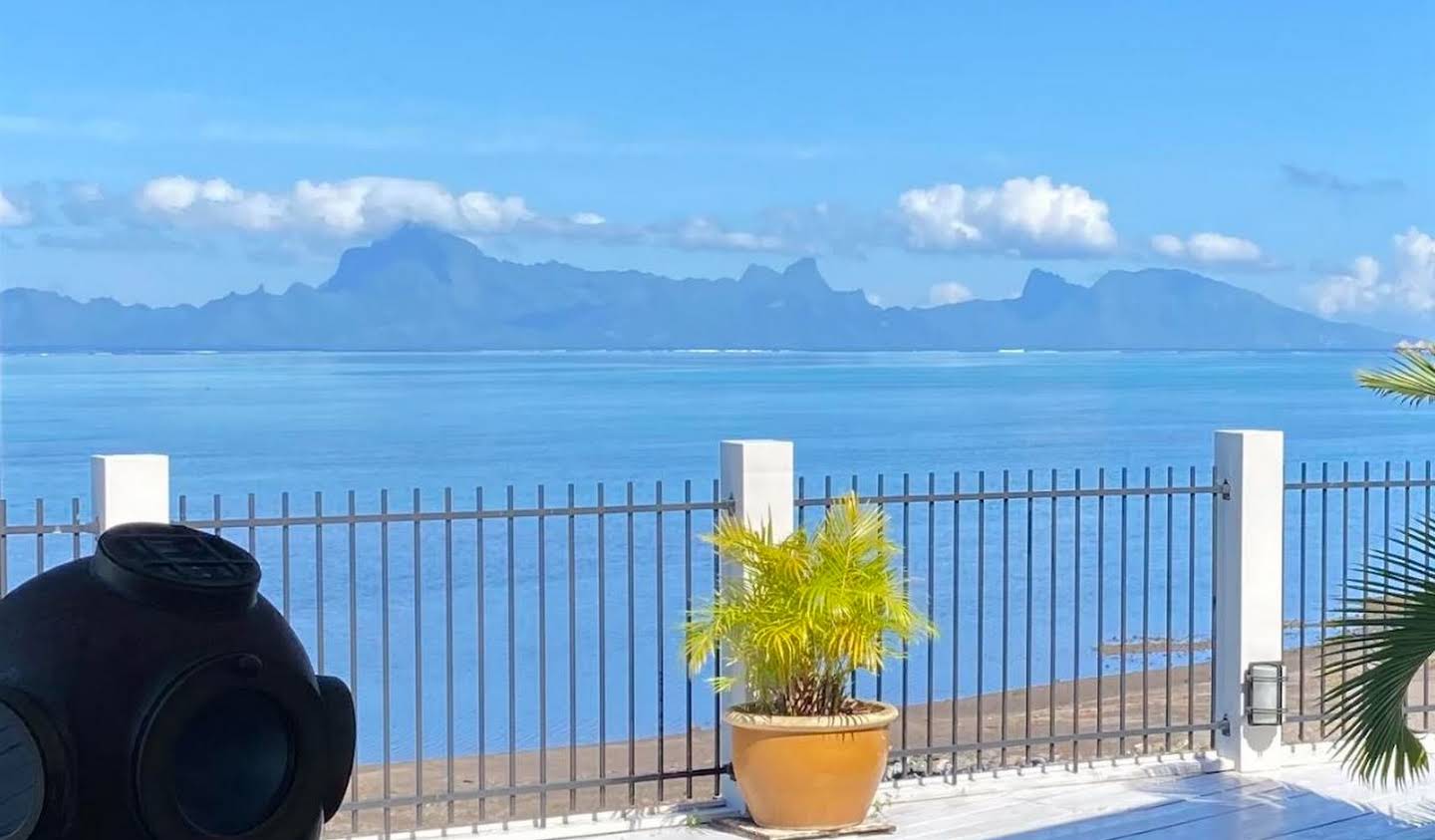 Villa avec piscine en bord de mer Punaauia