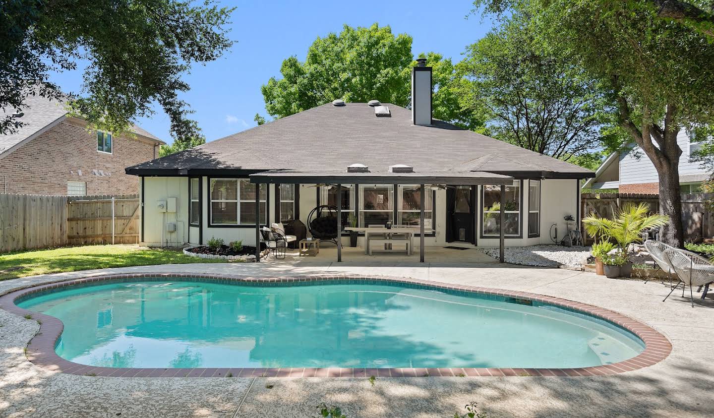 Maison avec piscine et jardin Pflugerville