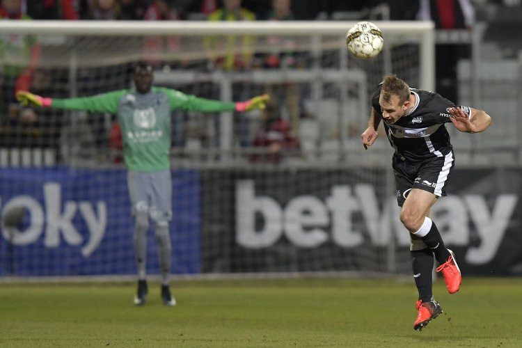 Siebe Blondelle explique le deuxième but : "Je pensais jouer le hors-jeu"