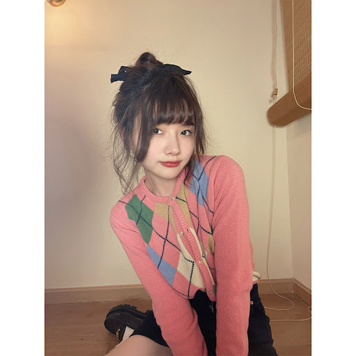 Title 2, Knitted Cardigan Soft Waxy Fashion Design Weste...