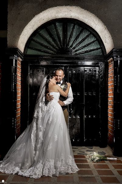 ช่างภาพงานแต่งงาน Nestor Plata (nestorplatabodas) ภาพเมื่อ 24 เมษายน 2019