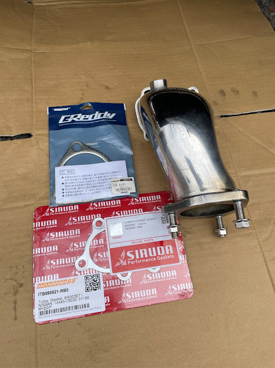 シルビアのシルビア・TOMEI・アウトレットパイプ・交換・DIYに関するカスタム事例の投稿画像1枚目
