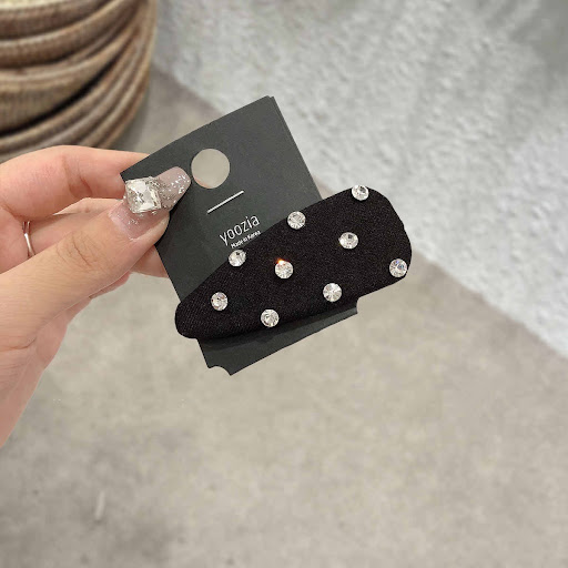Title 3, Bang Clip Simple Black Diamond Hair Clip. Effor...